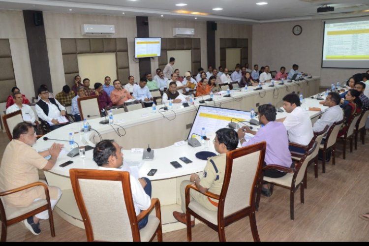 केन्द्र सरकार की योजनाओं का लाभ जमीनी स्तर पर दिलाएं