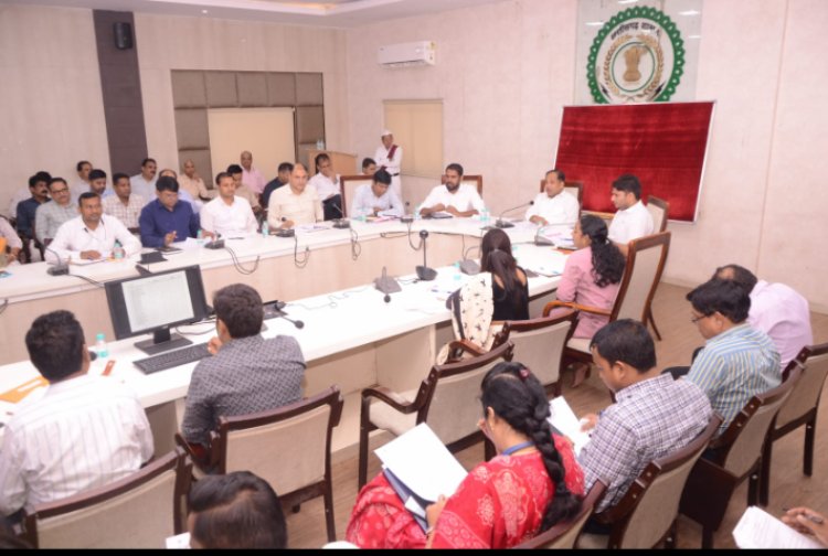 शासकीय जमीन पर कब्जा व अतिक्रमण होने पर तत्काल करें कार्रवाई   आवारा मवेशियों को पकड़कर गौठान व कांजीहाऊस में भेंजे