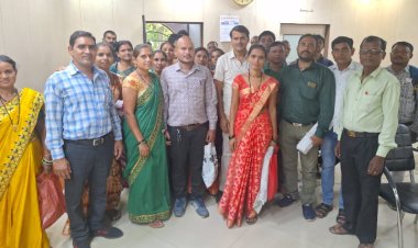 अब आशियाने का सपना होगा साकार   6 साल से रूकी जमीन की रजिस्ट्री महज पखवाड़े से कम समय में हुई   कलेक्टर जनदर्शन से ग्रामीणों के उम्मीदों की आस हुई पूरी