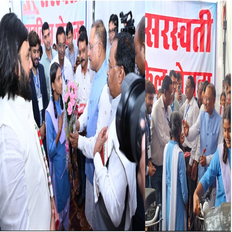 जब मुख्यमंत्री ने छात्रा से पूछा-पढ़ लिखकर क्या बनोगी, छात्रा ने कहा-पुलिस बनूंगी