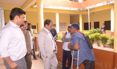 कलेक्टर डॉ सिंह ने आरंग के एसडीएम, जनपद और तहसील कार्यालय का किया निरीक्षण