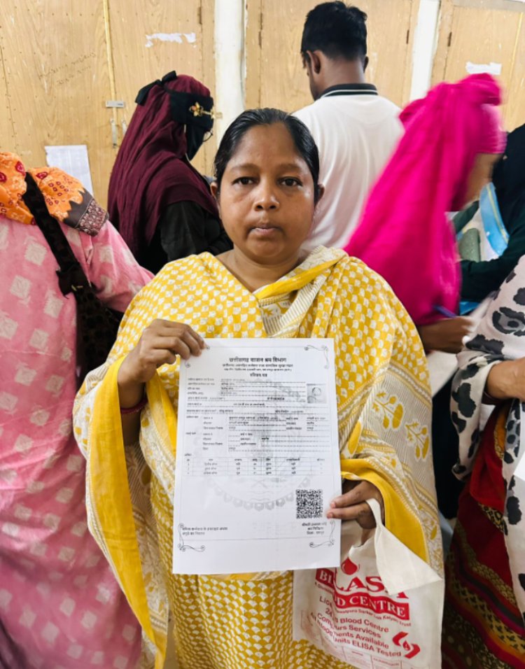 सुशासन तिहार का असरः आवेदनों पर कार्रवाई शुरू   लंबे समय से श्रम विभाग की योजनाओं से वंचित रही श्रीमती मोनिका सोना का बना मजदूर कार्ड