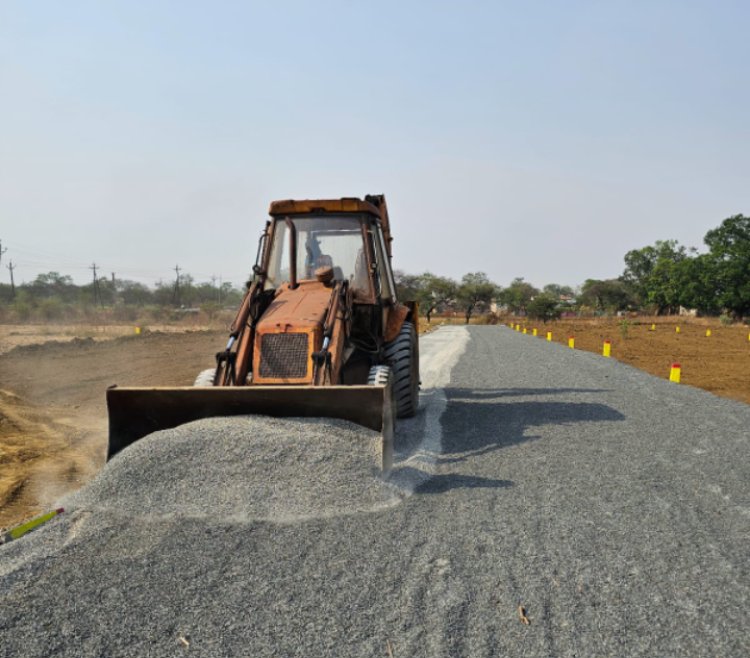 सुशासन तिहार का असरः आवेदनों पर कार्रवाई शुरू   ग्राम जोता में चला बुलडोजर, अवैध प्लॉटिंग पर लगाई रोक