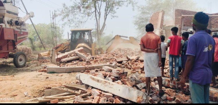 सुशासन तिहार का असरः आवेदनों पर कार्रवाई शुरू   ग्राम चपरीद में अतिक्रमणकारियों से भूमि कराई मुक्त   मुख्यमंत्री श्री विष्णुदेव साय के प्रति जताया आभार