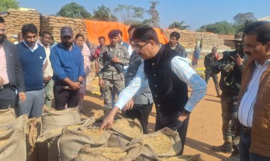कमिश्नर सुनील जैन ने पीपरतराई धान खरीदी केन्द्र की जांच के दिए निर्देश