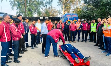 यात्रियों, वाहन चालकों एवं फील्ड स्टॉफ को आपात परिस्थितियों से निपटने दिया गया व्यावहारिक प्रशिक्षण