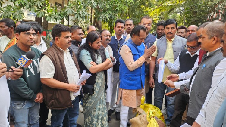 आज  बेलतरा विधानसभा के किसानों की परेशानी  को लेकर हम सब किसानों के साथ कंधे पर धान