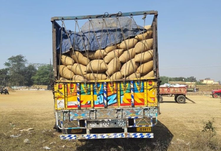 सर्तक ऐप से सख्त निगरानी : धरसीवां में 200 क्विंटल धान व वाहन जप्त, मील को किया गया सील