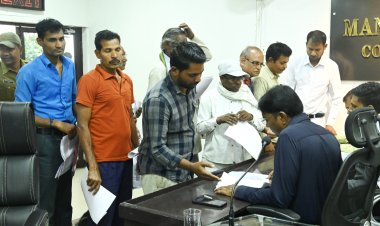 जनदर्शन में सुनी गयी लोगों की समस्याएं